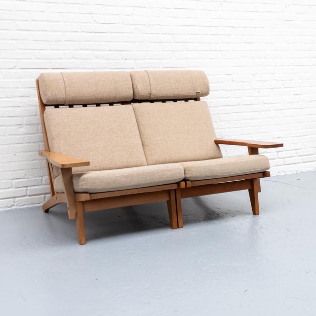 GE-375/2 Two-Seater Sofa by Hans Wegner for Getama For Sale - Image 6 of 15