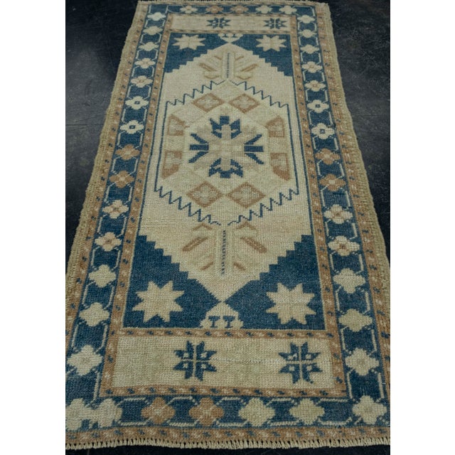 Early 21st Century Turkish Mini Rug Oriental Hand Knotted Vintage Rug 1'9" x 3'8" #16518 For Sale - Image 5 of 8