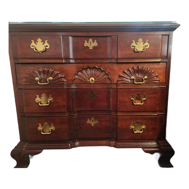 Thomasville Vintage Chippendale Style Dresser For Sale