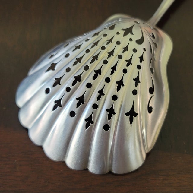 Silver Mid 19th Century Newcastle by Gorham Sterling Silver Saratoga Chip Server 8 7/8" Serving Heirloom For Sale - Image 8 of 8