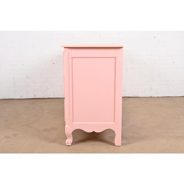 Kindel Furniture French Provincial Louis XV Pink Lacquered Dresser, Newly Refinished For Sale - Image 10 of 12
