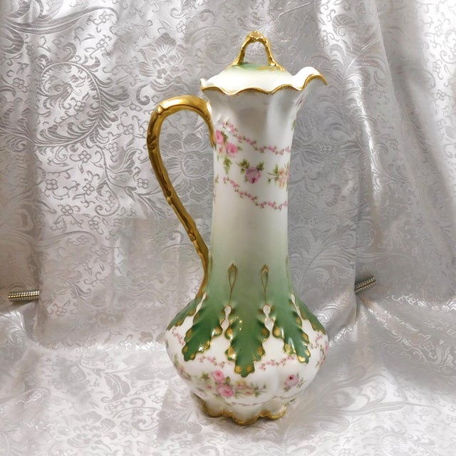 First, I have to say, this chocolate pot is the green version of one I have in blue (# 264150 and a very close match to...