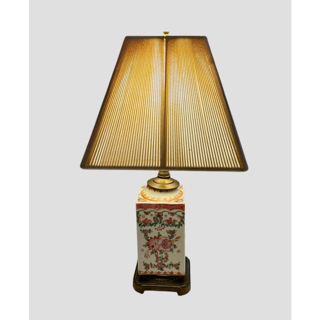 Vintage Chinoiserie 17 1/2” Table Lamp With Famille Rose Handpainted Porcelain Design on Brushed Brass Base For Sale - Image 4 of 12