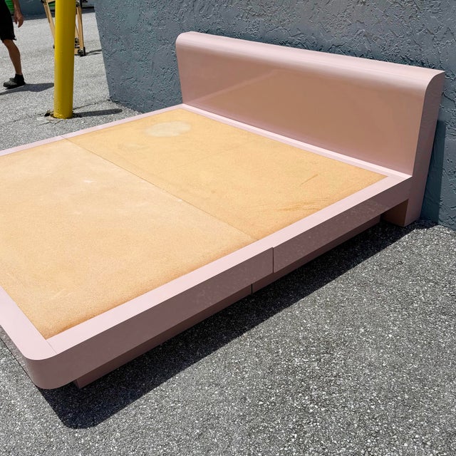 Postmodern Pink Gloss Laminate King Size Waterfall Platform Bed For Sale - Image 9 of 12
