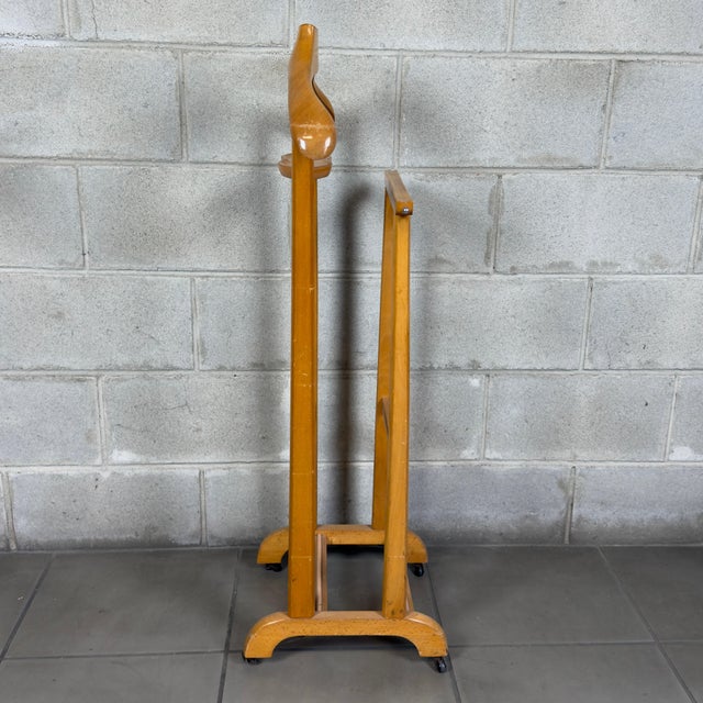 An iconic and sophisticated furnishing accessory, perfect for combining everyday wardrobe organization with the warmth and...