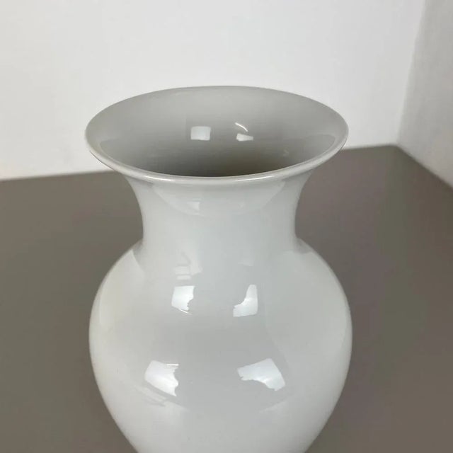 Small Op Art Vase Porcelain German Vase from KPM Berlin Ceramics, Germany, 1960s For Sale - Image 11 of 17