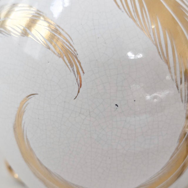 Ceramic Vintage White and Gold Crackle Ceramic Tripod Lamp with Feathers, 1950s For Sale - Image 7 of 11