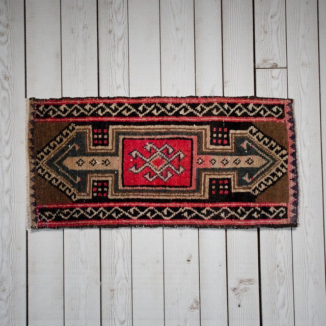 Vintage Kars Small Rug 1.6x3 Hand Knotted Wool Door Mat Entryway Bath Turkish This charming vintage small rug features a...