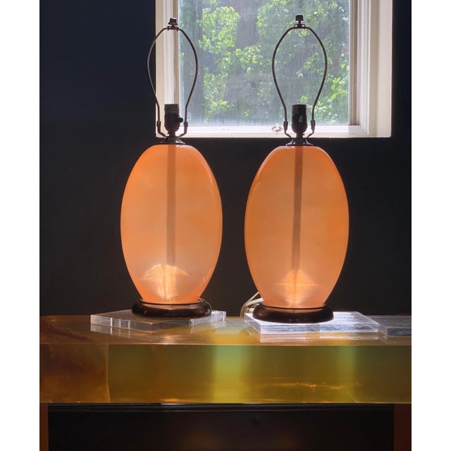 Mid-Century Modern Late 20th Century Midcentury Modern Peach Lucite Sculptural Egg Form Table Lamp For Sale - Image 3 of 6