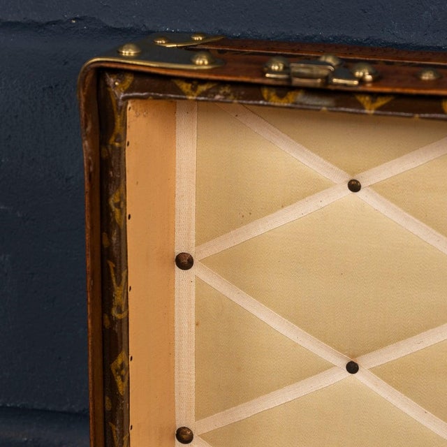 Louis Vuitton 20th Century Courier Trunk in Monogram Canvas from Louis Vuitton, France, 1930 For Sale - Image 4 of 18