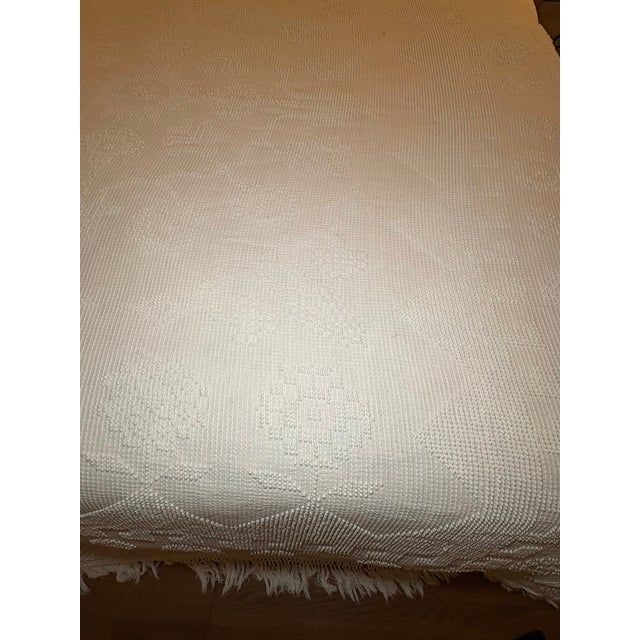 Textile Vintage Bates George Washington’s Choice White Chenille Hobnail Bedspread With Fringe Queen For Sale - Image 7 of 17