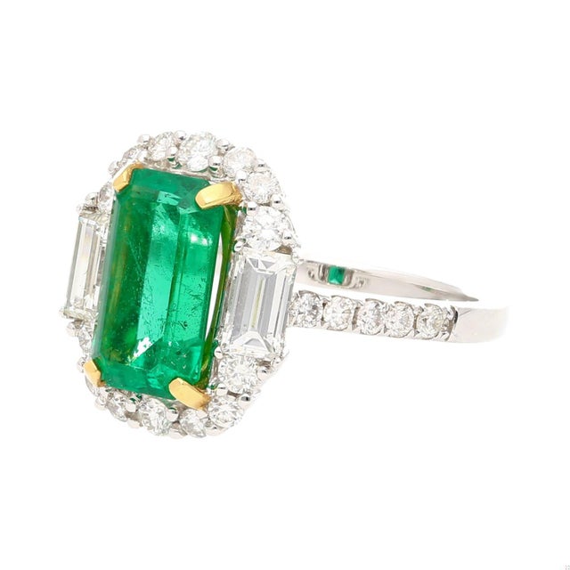 Modern 2.22 Carat Emerald Cut Natural Colombian 10mm Emerald & Baguette Diamond Ring Size 6 For Sale - Image 3 of 12