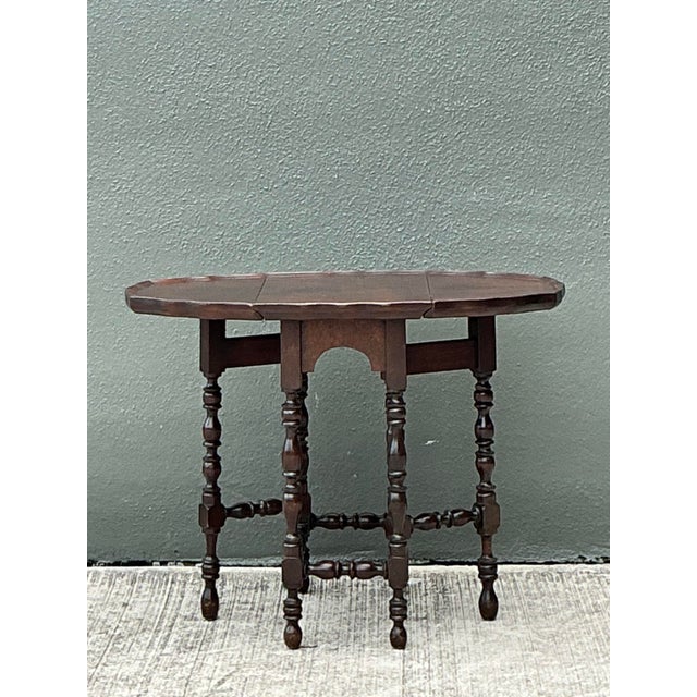 English Vintage English Gate Leg Side Table For Sale - Image 3 of 12