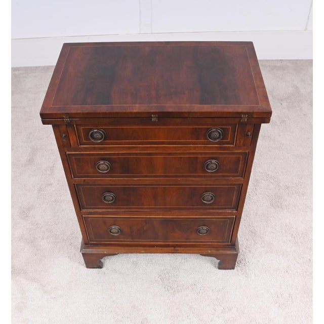 Georgian Revival Yew Bachelor's Chest of Drawers with Flip Top, 1920s For Sale - Image 10 of 11