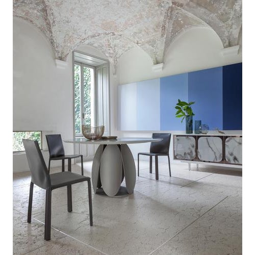 Tulipano Trinity White Glass Dining Table, 6 Seats, by Morica Design Dimensions: D 140 x W 140 x H 75 cm. Materials:...