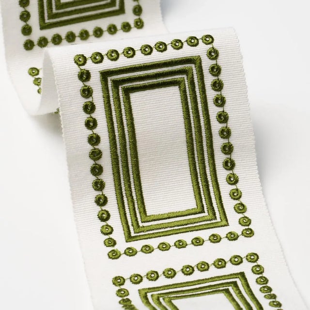 Contemporary SAMPLE - Schumacher X Paloma Contreras Porte Parisien Trim In Green For Sale - Image 3 of 4
