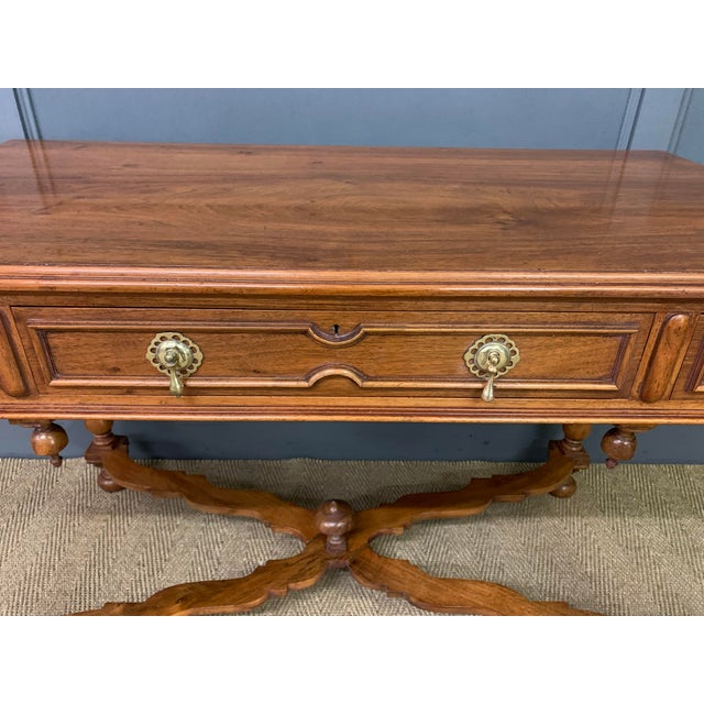 Barley Twist Side Table in Walnut, 1900 For Sale - Image 13 of 17