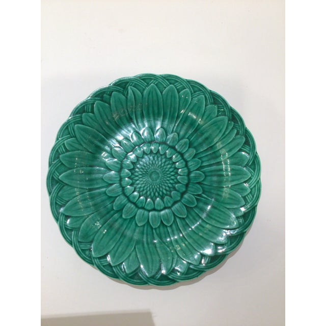 English 19th Century Green Majolica Sunflower Plate For Sale - Image 3 of 3