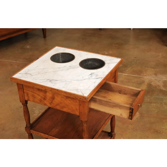 French French 1890s Cherry Rafraichissoire Wine Table with White Vined Marble Top For Sale - Image 3 of 12