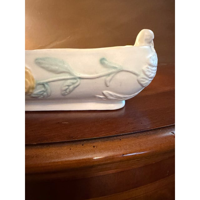 White 1940s Hull Pottery Open Rose / Camellia Console Bowl W/ Dove Handles "116-12" Art Deco - Rare For Sale - Image 8 of 15