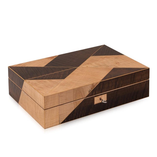 21st Century English Walnut and Sycamore Cigar Humidor, 2000s For Sale - Image 13 of 13