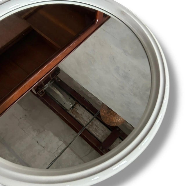 Dutch Space Age Round Wall Mirror with White Plastic Frame, 1970s For Sale - Image 4 of 11