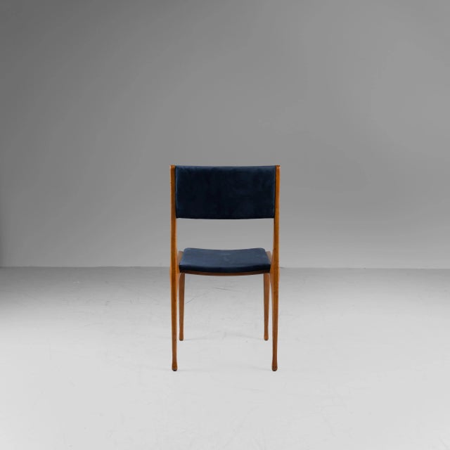 Model 693 Chairs in Wood and Blue Velvet by Carlo de Carli for Cassina, 1957, Set of 6 For Sale - Image 5 of 13