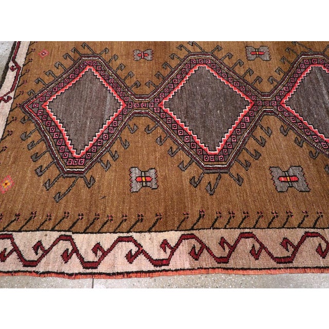 Textile Galerie Shabab Collection Mid-20th Century Turkish Tribal Room Size Carpet For Sale - Image 7 of 10