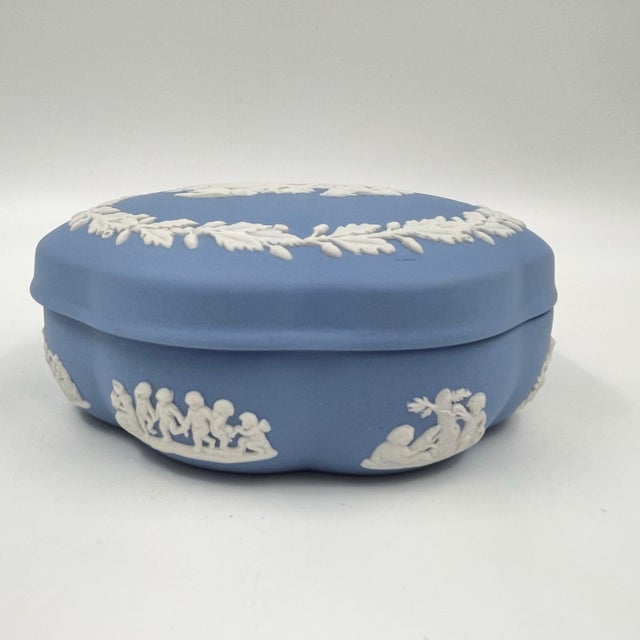 Mid 20th Century Vintage Wedgwood Blue Jasperware Trinket Box, Ulysses Chariot Scene For Sale - Image 5 of 10