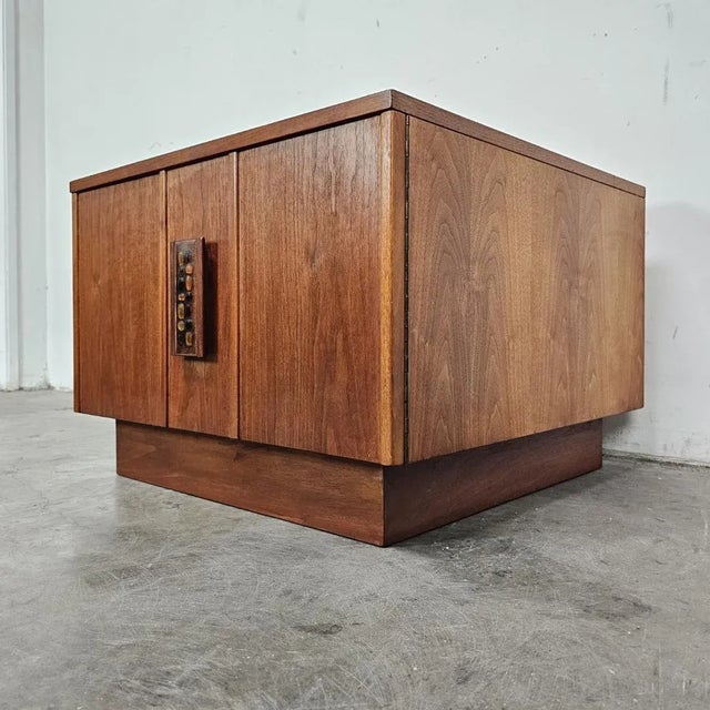 John Keal for Brown Saltman Side Table or Bar With Serving Trays, 1970 For Sale In Los Angeles - Image 6 of 12
