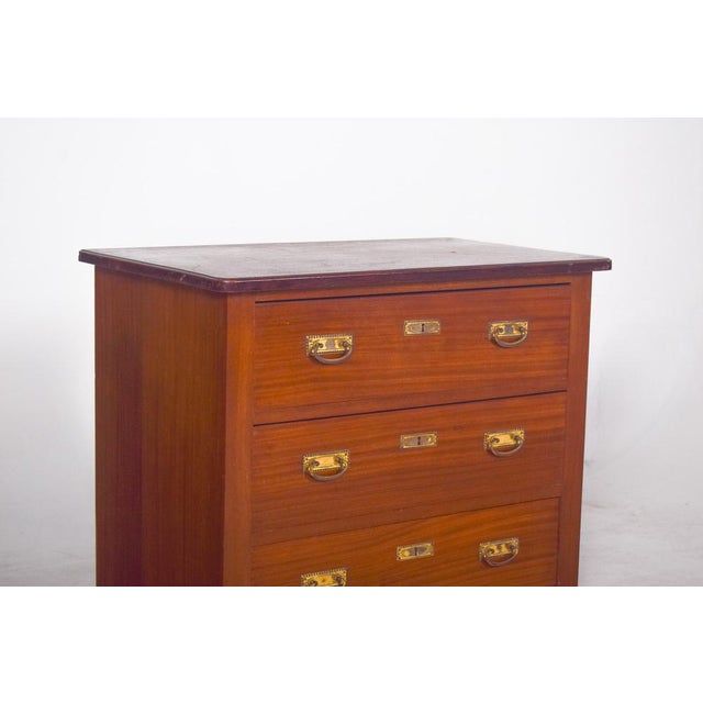 Chest of drawers with crochet. The body has a solid structure, finished in a natural colour with a slightly aged...