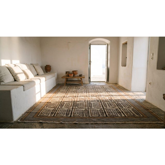 1930s Ivory Geometric Garden Antique Persian Bakhtiary Rug 7'1" X 9'10" Handknotted Wool Carpet For Sale - Image 9 of 9
