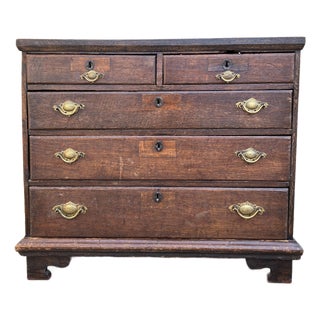 English Chest of Drawers in Oak For Sale