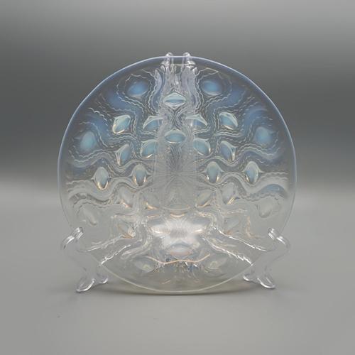 Bulbs No. 2', an Art Deco opalescent and frosted glass plate by René Lalique. Dimensions: H 5 cm, D 25.1 cm. Artist: René...