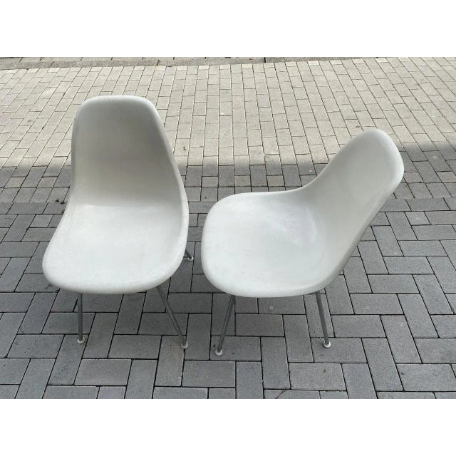 Vintage Chairs by Charles & Ray Eames for Herman Miller, 1960s, Set of 2 For Sale - Image 4 of 18