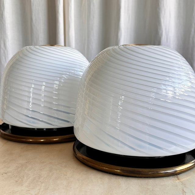 White Swirl Bell Shaped Murano Glass Table Lamp from Vetri, 1970s For Sale - Image 9 of 18