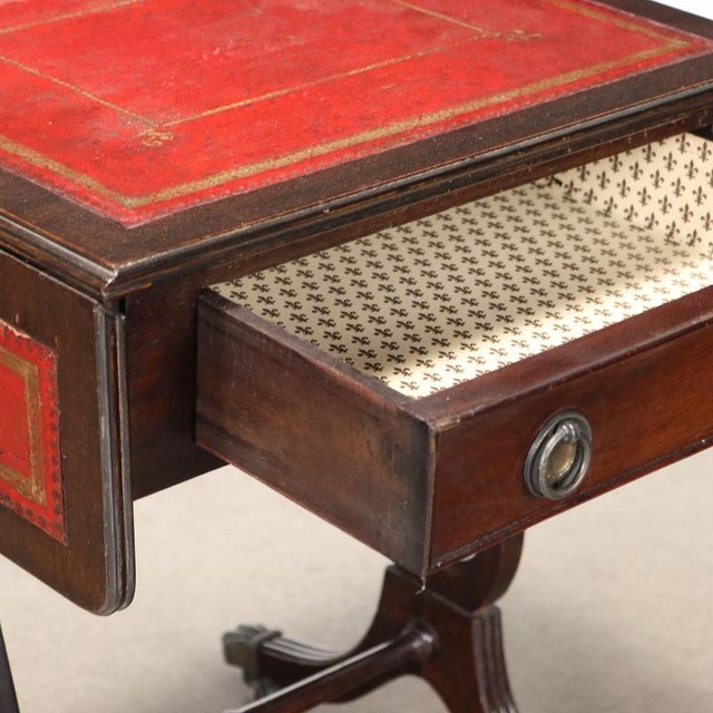 Antique Coffee Table in Mahogany and Leather For Sale - Image 4 of 10