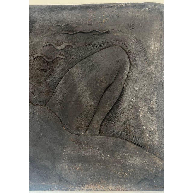 Cast iron fireback depicting a naked woman signed Bonnefoit, 1987 For Sale - Image 10 of 12