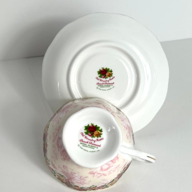 1970s 1970s Royal Albert Old Country Roses Peach Damask Tea Cup & Saucer For Sale - Image 5 of 11