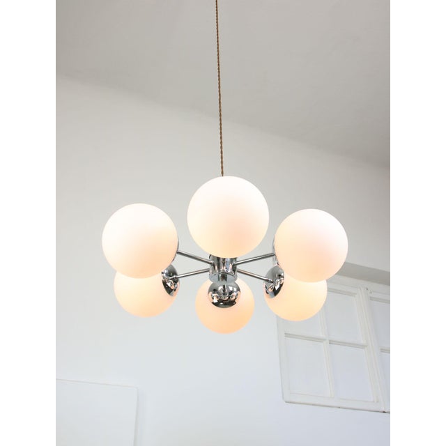 Italian Space Age Sputnik Chrome and Opaline Chandelier, 1970s For Sale - Image 10 of 18