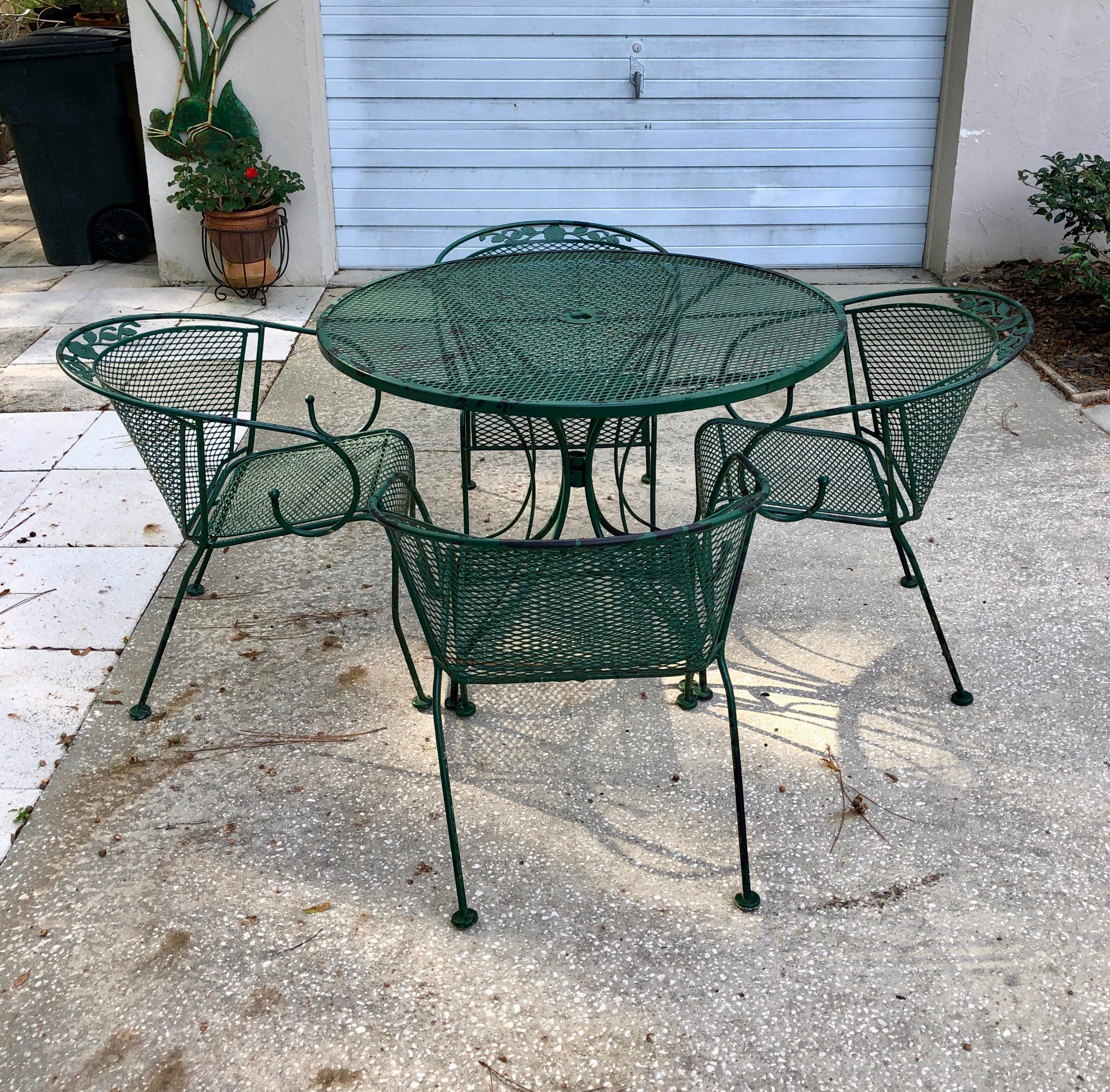 patio table with 4 chairs