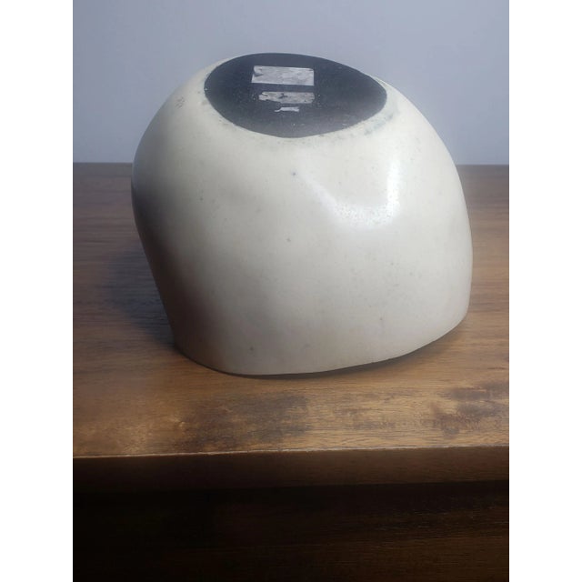 Vintage 80's Modernist Design Decorative Biomorphic Nautilus Bowl. Signed For Sale - Image 12 of 12