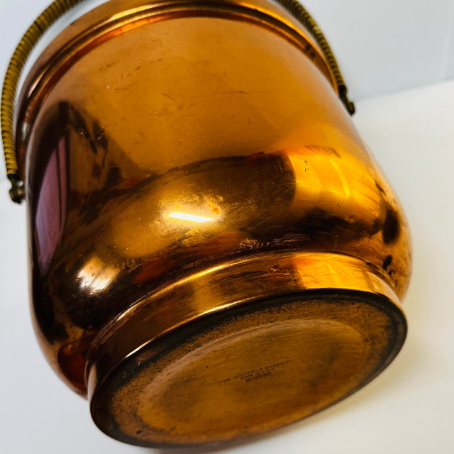 1950s Vintage Mid-Century Modern Copper Ice Bucket For Sale - Image 5 of 8