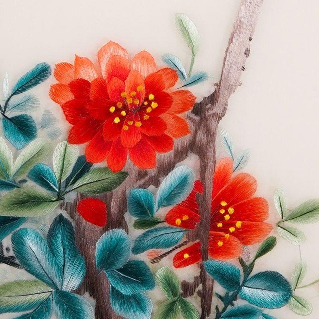 Handcrafted Suzhou Embroidery Flower & Bird Wall Art – Double-Sided Silk Su Xiu Decorative Panel For Sale - Image 6 of 10