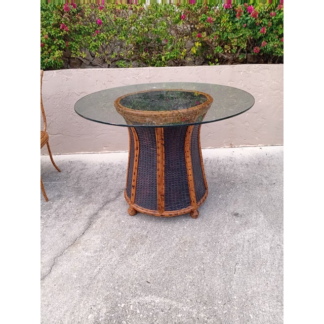 1970s 1970s Burnt Bamboo Tortoise Wicker Rattan Cane Dining Room Chair Glass Top Table Set of 5 For Sale - Image 5 of 12