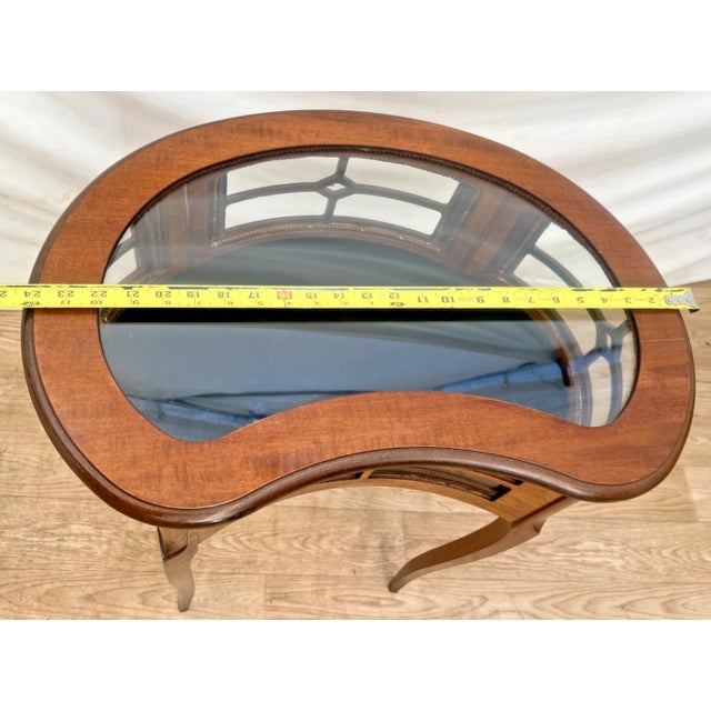 Mid-20th Century Italian Walnut Kidney-Shaped Display Vitrine Table Cabinet For Sale - Image 10 of 11