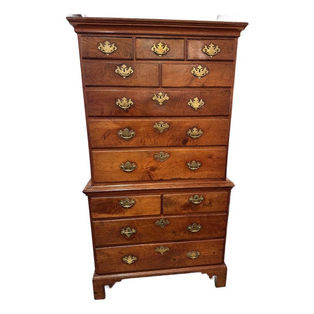 18th Century American Walnut Chippendale Style Chest on Chest For Sale