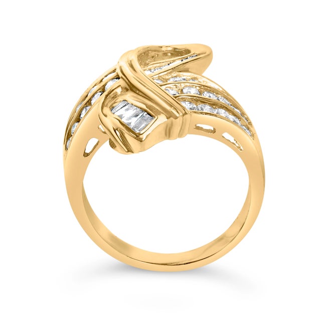 Early 21st Century 14K Yellow Gold 1 1/3 Cttw Channel Set Diamond Bypass Cocktail Ring (J-K Color, I1-I2 Clarity) - Ring Size 7 For Sale - Image 5 of 7