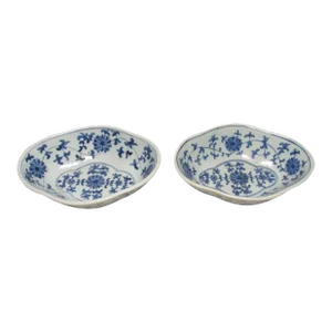 Pair of Chinese Export Porcelain Bowls