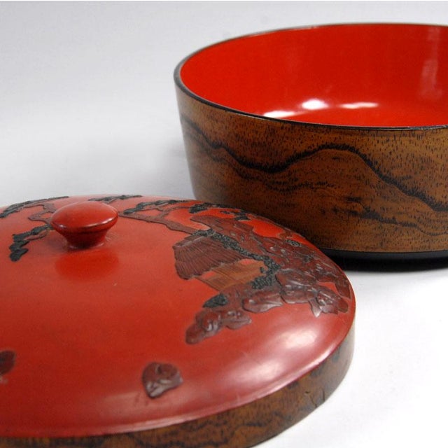 Red Japanese Round Hand-Painted Lacquered Lidded Box, 1890s For Sale - Image 8 of 10